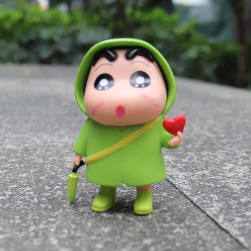 GK Nohara Shinichiro Q-version Crayon Shin-chan Raincoat Heart Cute Anime Car Model Desk Accessory Boxed Set
