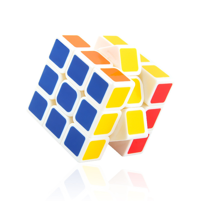 Puzzle infantil con resorte suave rotativo esquina redondeada cubo de tercer orden 3.4cm fondo blanco cubo de orden normal caja de visualización de cubo