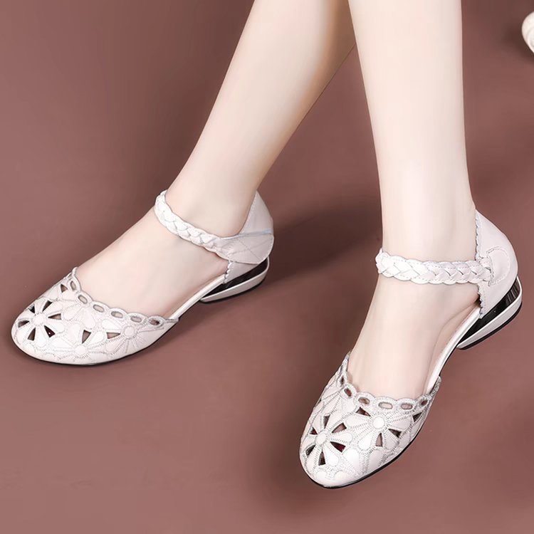 Baotou sandalias de verano para mujeres 2026 sandalias de mediano taco de mediana edad sandalias de cuero suave para madres sandalias de base suave para mujeres casuales cómodas image 6