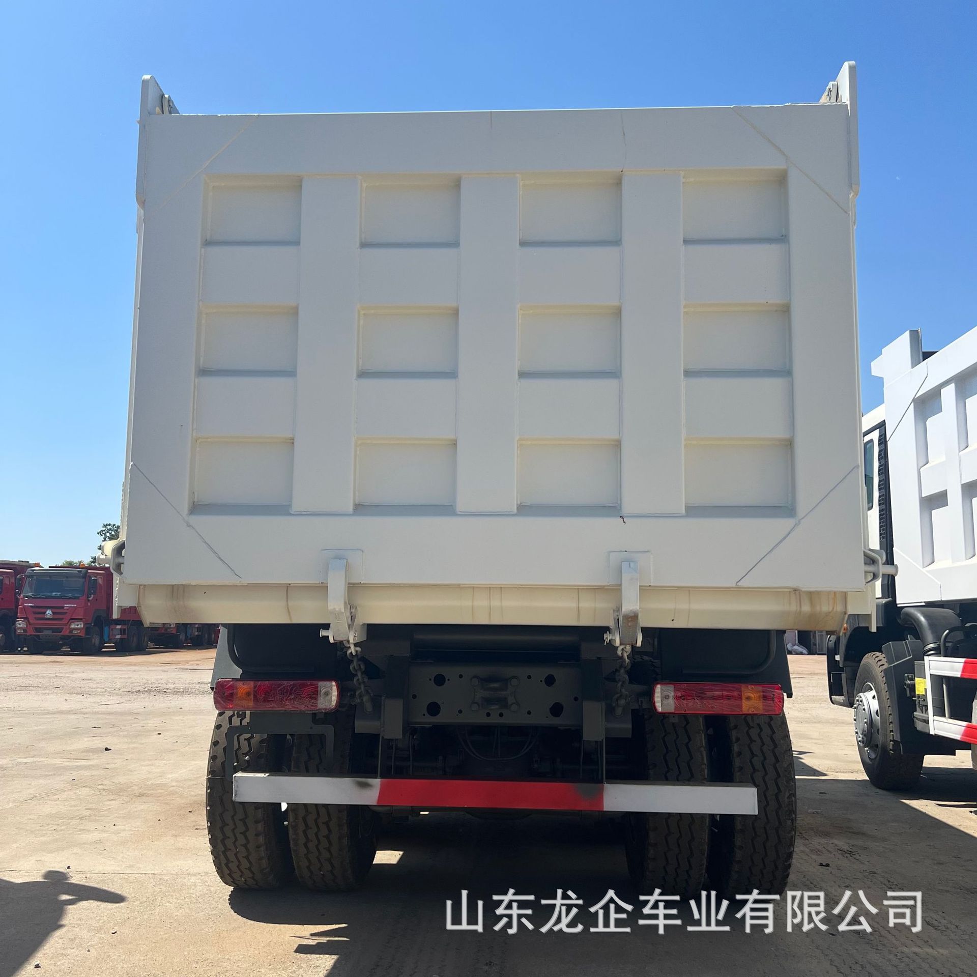 Factory Cross-Border African Howo Nx371 Dump Truck 10-Wheel Earthmoving Vehicle Engineering Transport Rear-Dump Self-Unloading Dump Truck