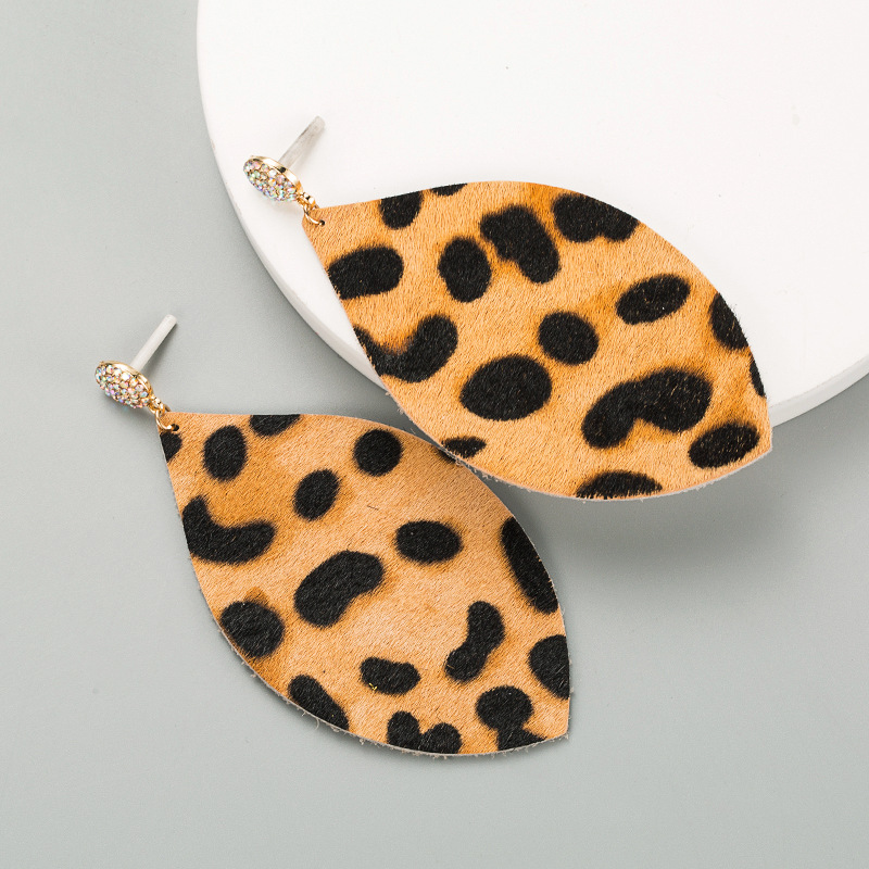 Aretes Retro De Cuero Con Diamantes De Imitación De Leopardo display picture 6