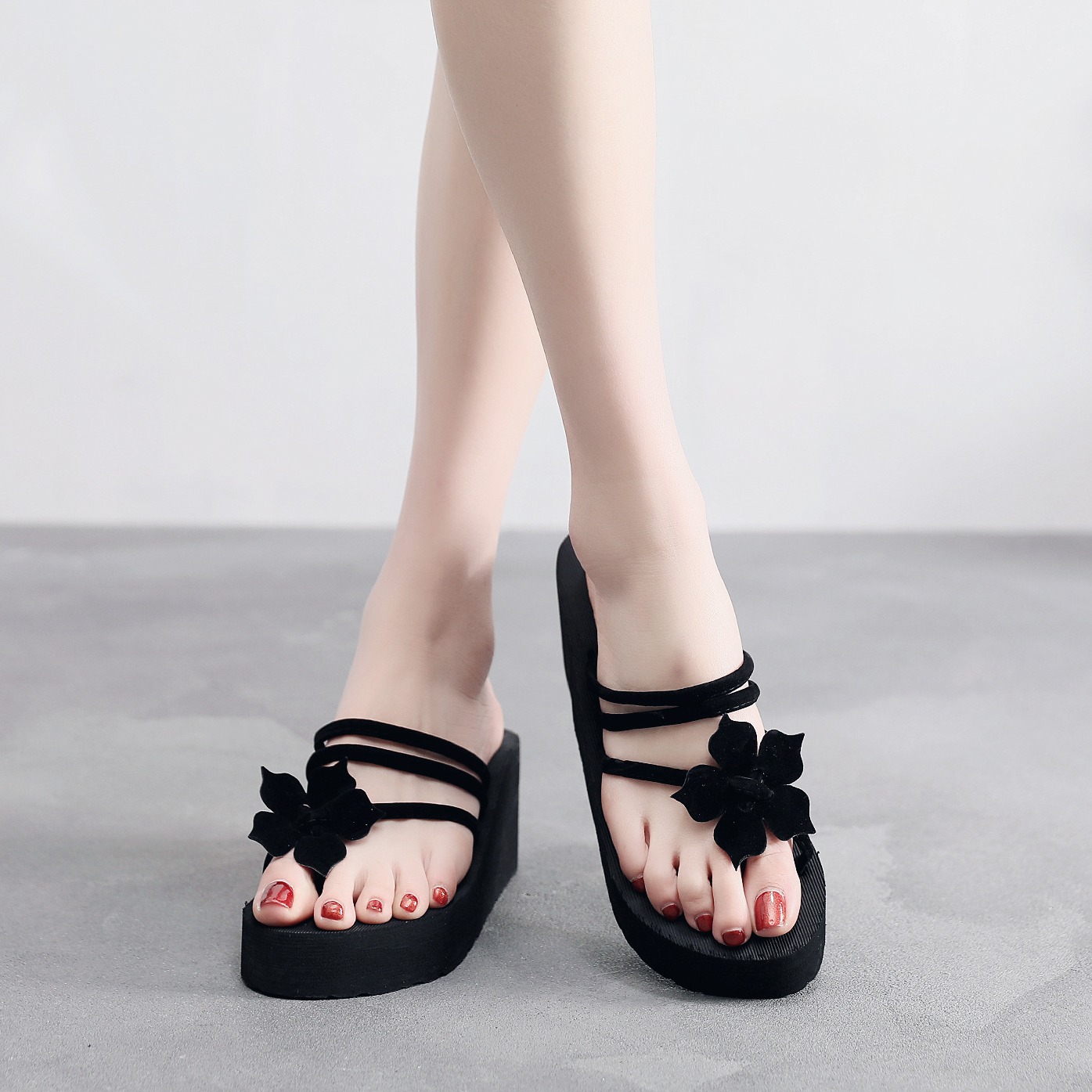 Chanclas zapatos de mujer Zapatillas de Mujer Sandalias de mujer verano fábrica al por mayor estudiantes coreanos de playa usan plataforma de tacón alto