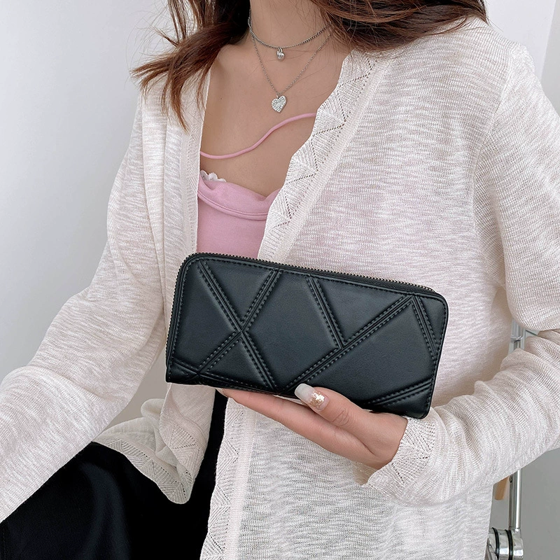 Long wallet, chain with zipper, fashionable polyurethane small clutch bag, mid-length, European style