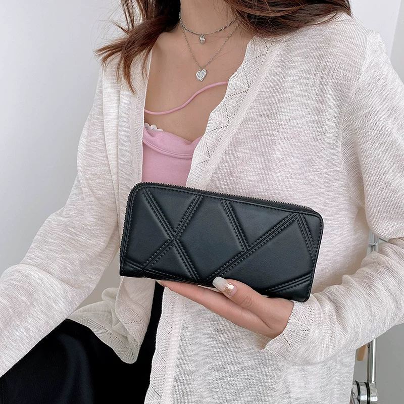 Long wallet, chain with zipper, fashionable polyurethane small clutch bag, mid-length, European style