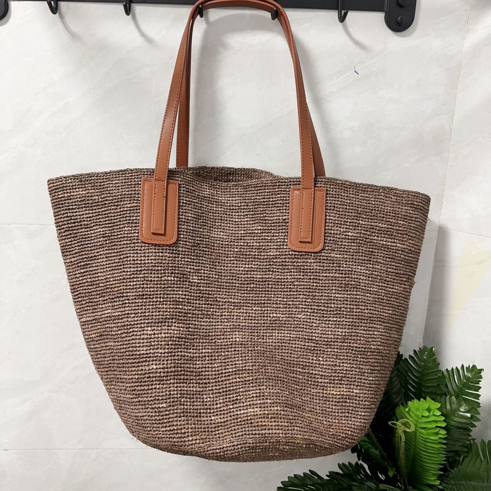 French Minimalist Genuine Leather Strap Raffia Woven Bag For Women, Large Capacity Shoulder Bag For Beach Vacation, Vintage Tote Bag - Thumbnail 3