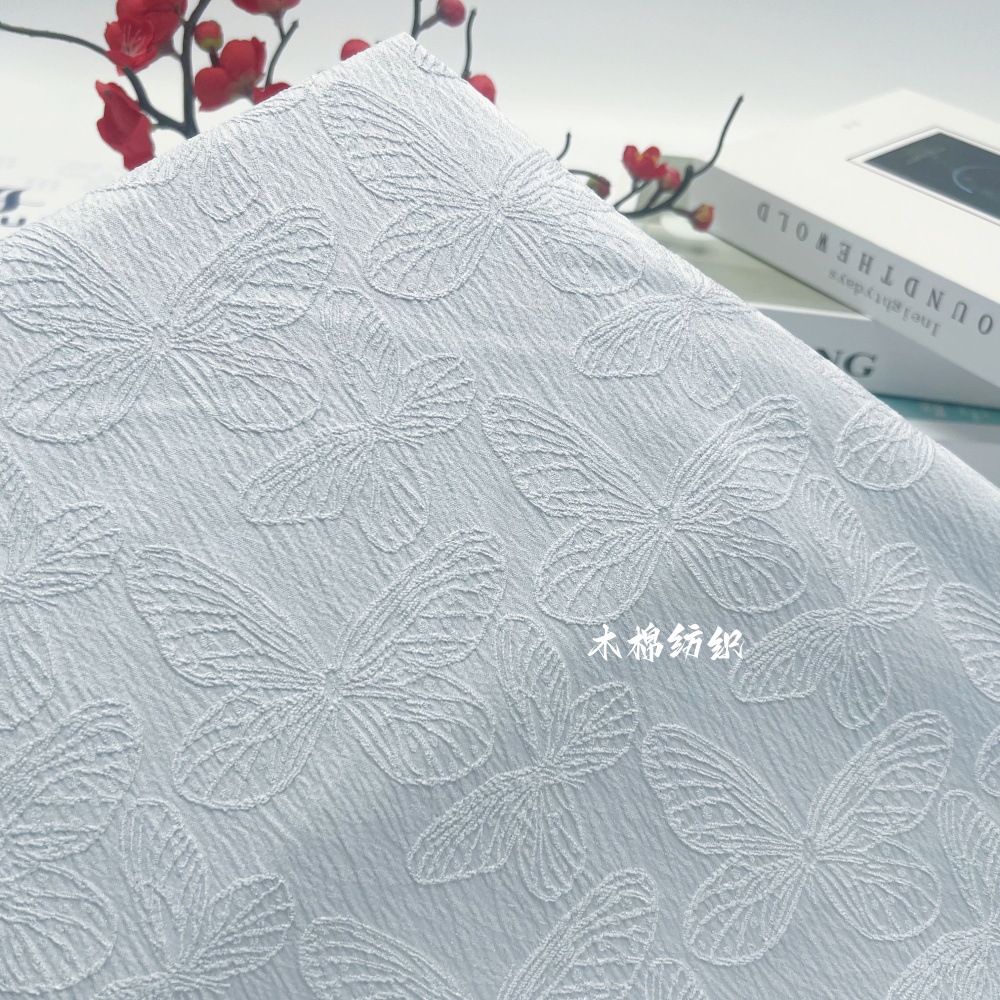 春秋仿人丝提花布料 立体皱褶蝴蝶提花 时尚女装连衣裙缎纹提花布