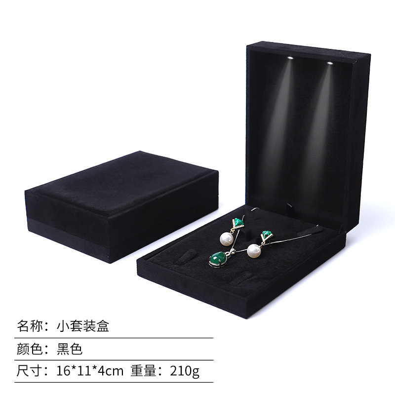 Transfronterizo de ángulo recto negro cuentas de terciopelo caja de joyas LED con lámpara colgante caja de anillo caja de joyas de oro al por mayor