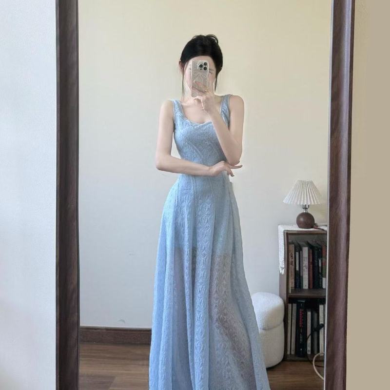 夏の海辺での休暇の女性のためのブルーのフレンチスクエアネックサスペンダードレス、気質、ウエストを細くする、ふくらんでいるドレス|undefined