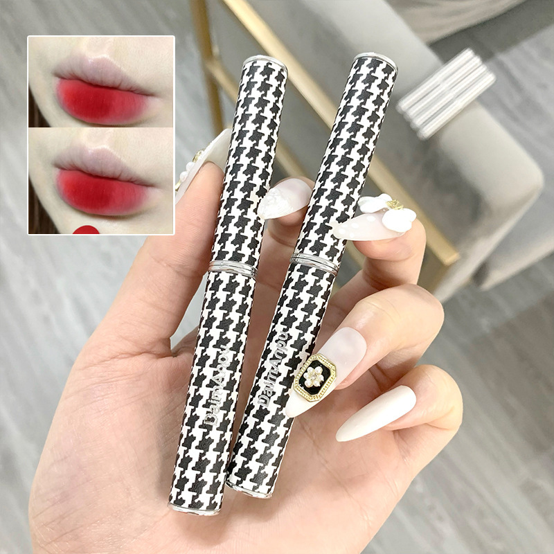 Demanpu DAIMANPU Tubules houndstooth Lipstick velvet Matte face without makeup Lasting Student money D122