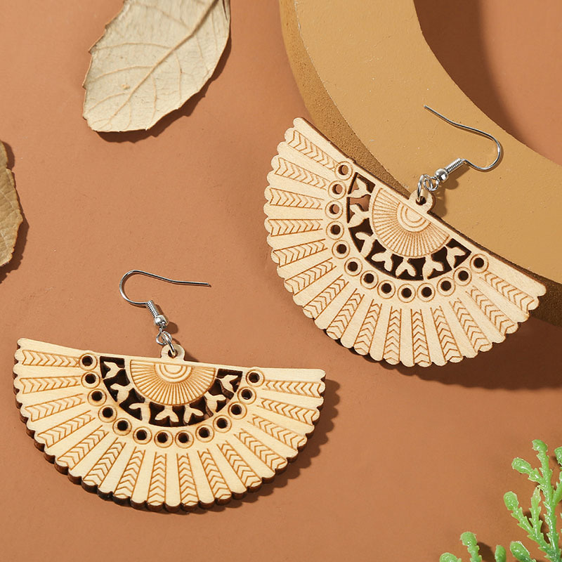 Fashion Bohemian Geometric Fan-shaped Carving Hollow Out Wood Earrings display picture 5