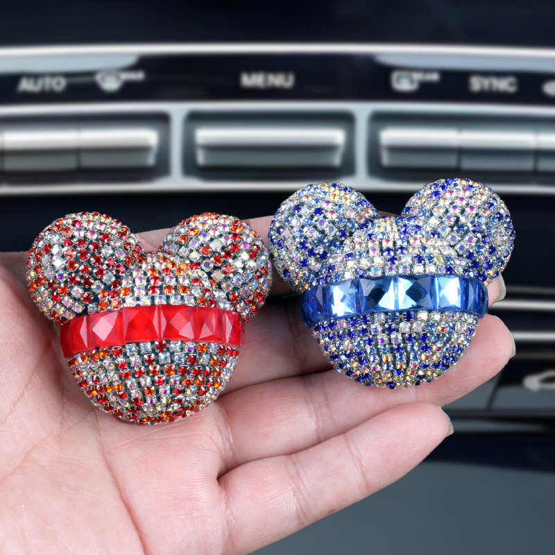 Diamante transfronterizo Mickey Head Salida de aire para automóvil Clip de fragancias Perfume para automóvil Aire acondicionado Perfume para automóvil Interior de diamantes de imitación
