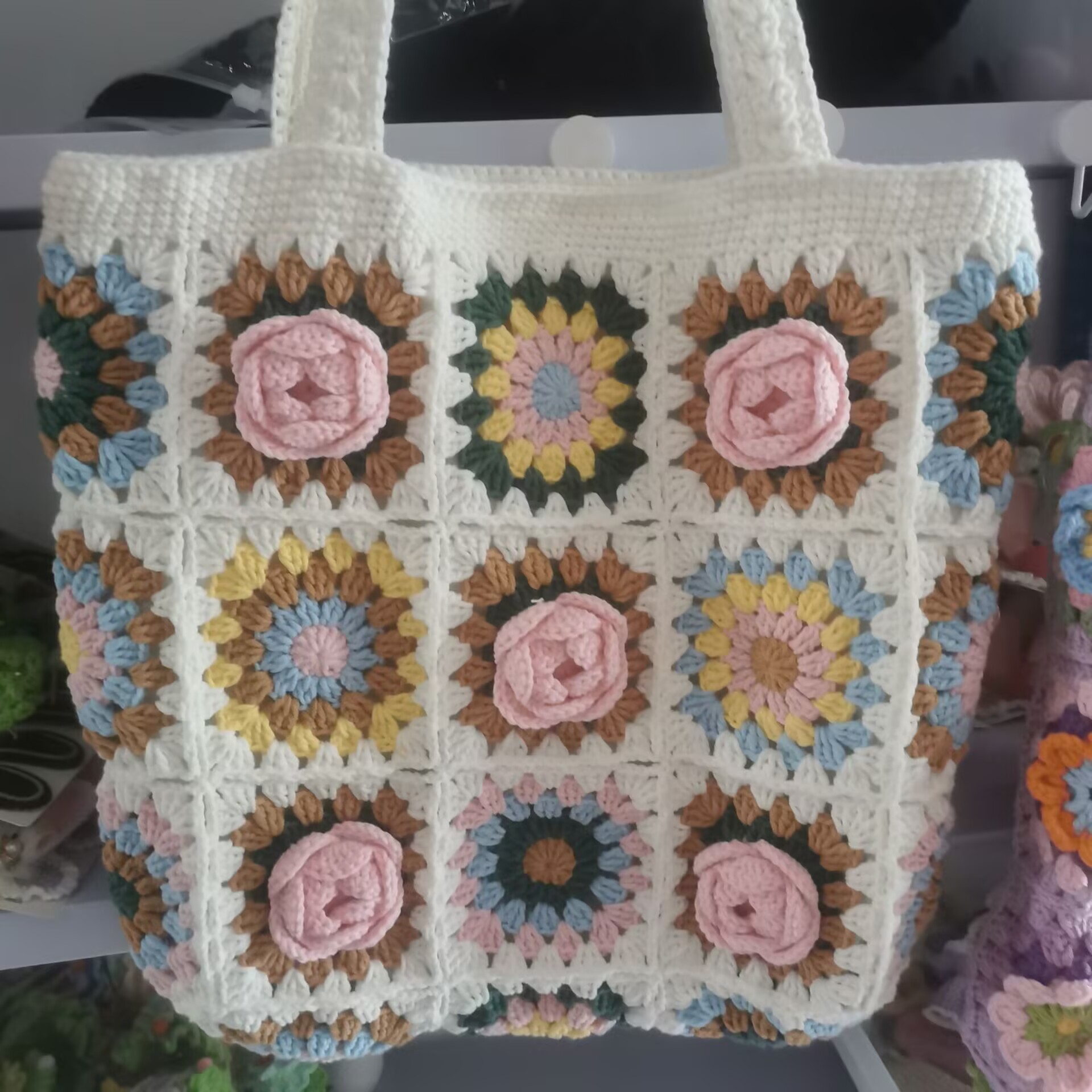 Estilo elegante y digno, ropa de gancho, bolsos de fresa, bolsos de teléfono móvil para la familia y las vacaciones. image 41