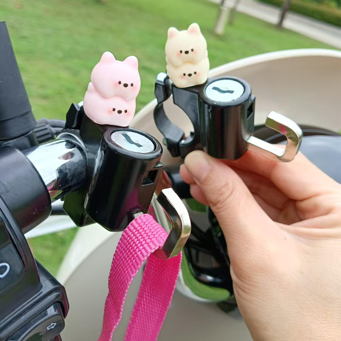 Cartoon Helmet Lock for Bicycles, Electric Vehicles, Motorcycles, Scooters, Mountain Bikes, Baby Strollers, Multifunctional Anti-Theft Lock Hook