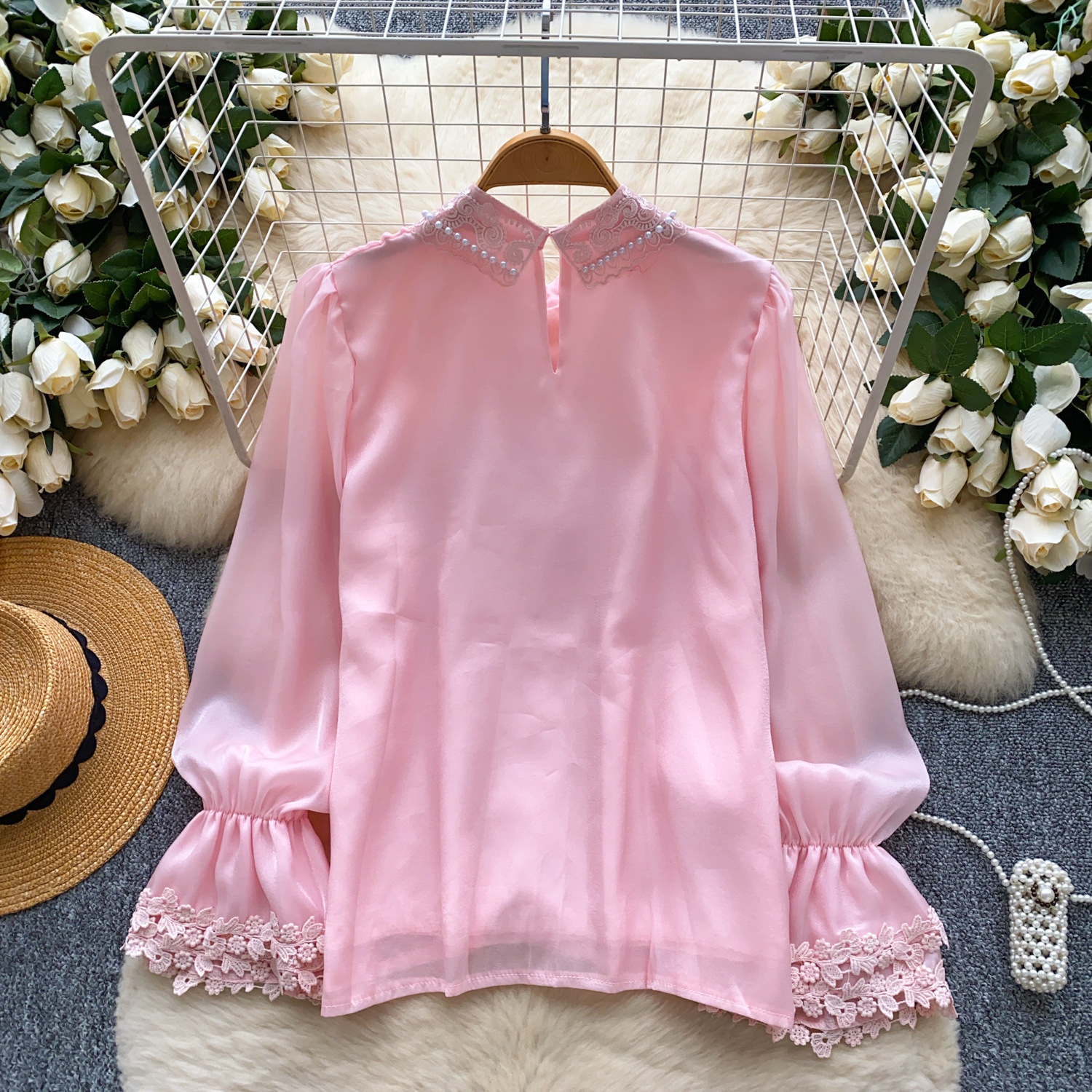 Camicetta donna stile francese in pizzo con perle e dettagli mesh_voghion.com