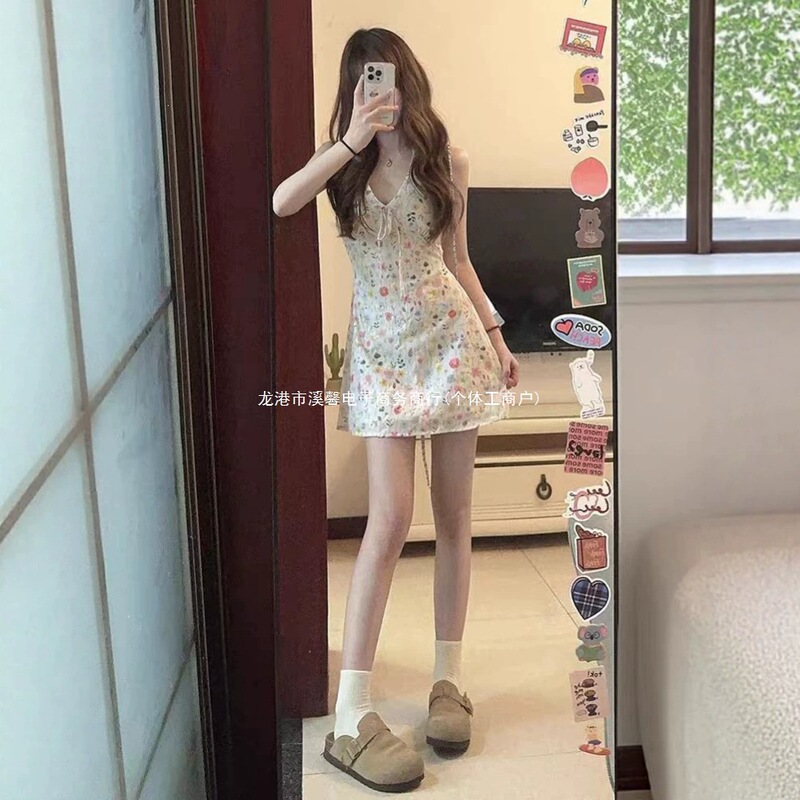 French-style sweet floral halter neck sleeveless V-neck dress for women, 2026 new summer high-end strap short dress French-style sweet floral halter neck sleeveless V-neck dress for women, 2026 new summer high-end strap short dress