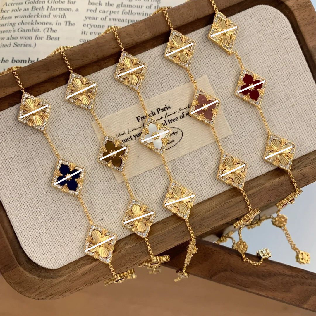 Italian New Five-Flower Bracelet Opera House Women's Versatile Exquisite Medieval Jewelry Cnc Tiger Eye Stone Jewelry Wholesale