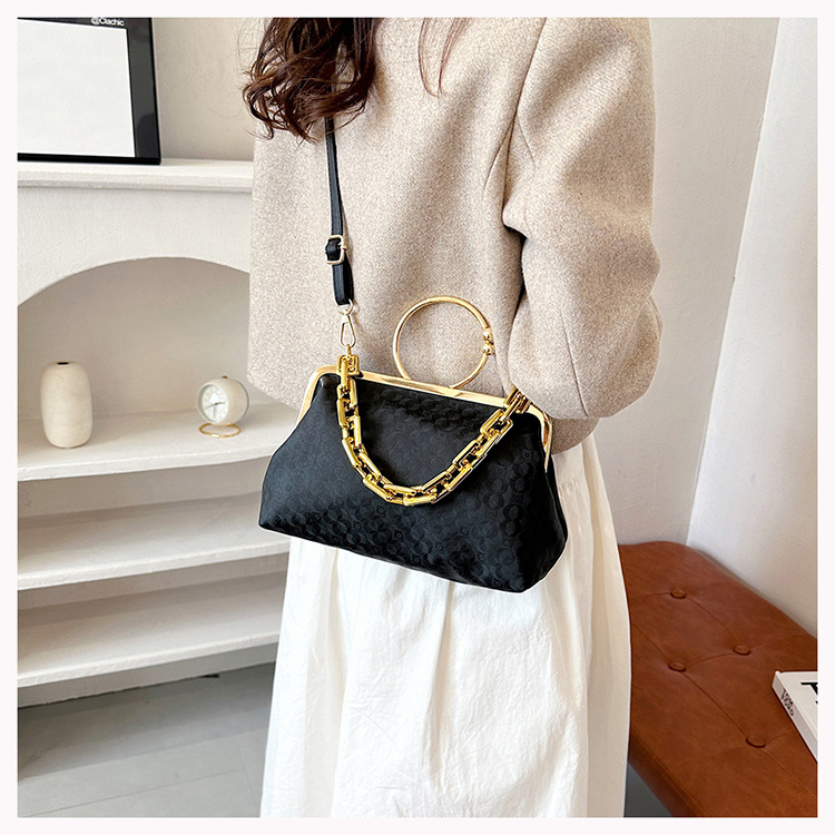 Borse da donna nuove transfrontaliere Borsa a tracolla a tracolla moda europea e americana Borsa da donna con fibbia a catena di fascia alta con texture_voghion.com