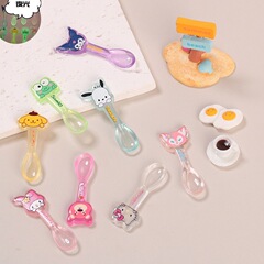 樹脂部品卸売りクリームゴムアニメdiy小アクセサリーヘアクリップ穴靴ボタンかわいい夜光動物スプーン