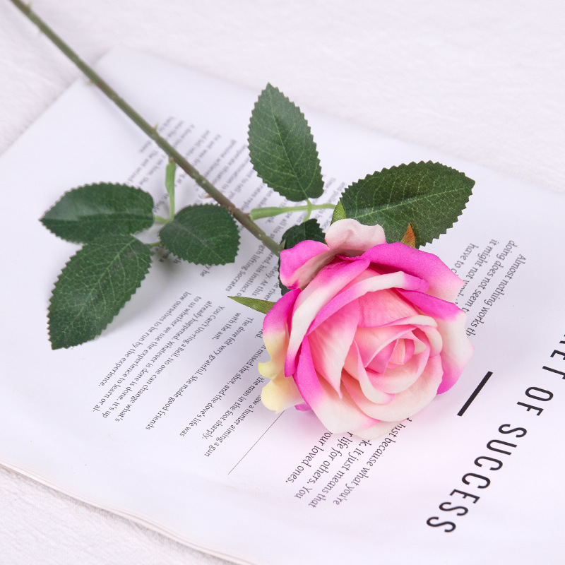 Simulación de flores de rosa de mano única tela de terciopelo cascada pared de flores decoración de boda flores falsas al por mayor
