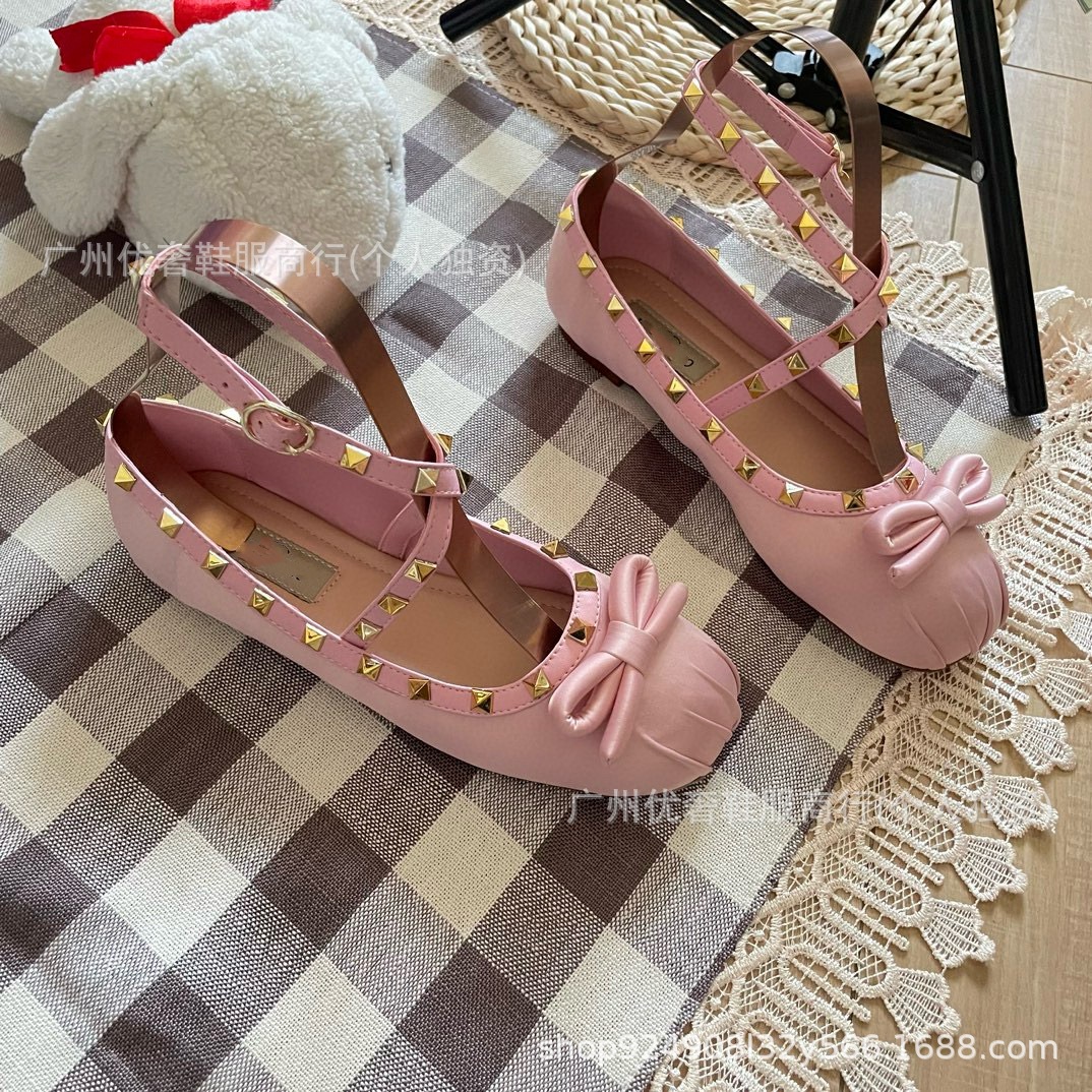 V Silk Satin Rivet Balet Ayaqqabısı - Dəyirmi Burunlu Yaylı