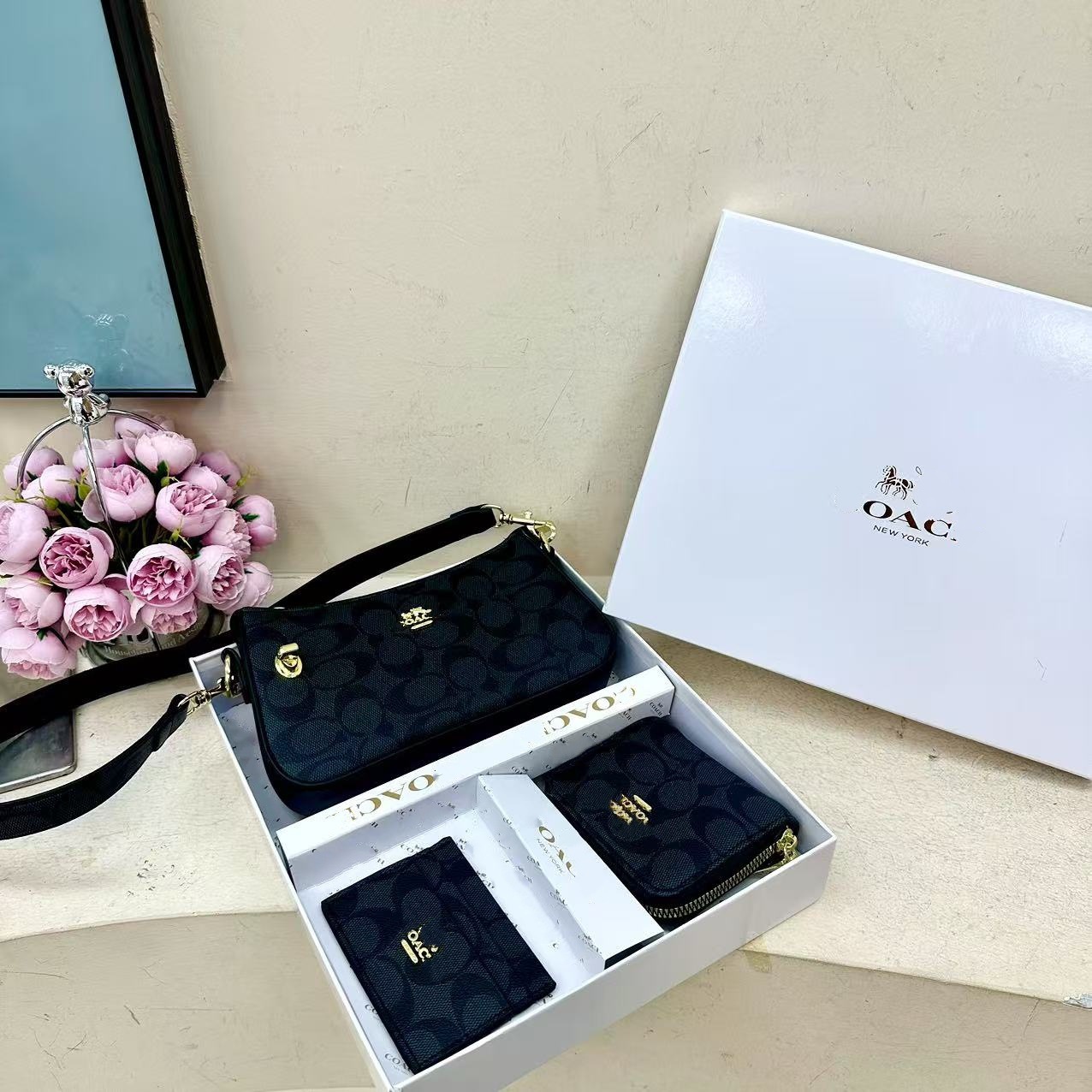 2025 nuevo Kome bolso brazo cartera de tres piezas conjunto de co caja bolsa de tarjetas de comercio exterior transfronterizo bolso de donación