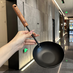 It's a pot and a spoon! Oil pouring small pot hot oil pan fried egg dumpling pot long handle special pot for boiling oil and pouring oil artifact