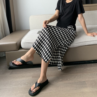 Summer Style Maternity Chiffon Pleated Skirt Mid-Length Maternity Loose Casual Fashion Black and White Plaid Pleated Skirt