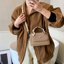 �羳�¿�r��Ů���͹�б������s��ɫ�μ���߼���С�����w�����