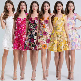 673实拍夏季新款女装气质刺绣花朵修身吊带连衣裙 高腰小礼服短裙