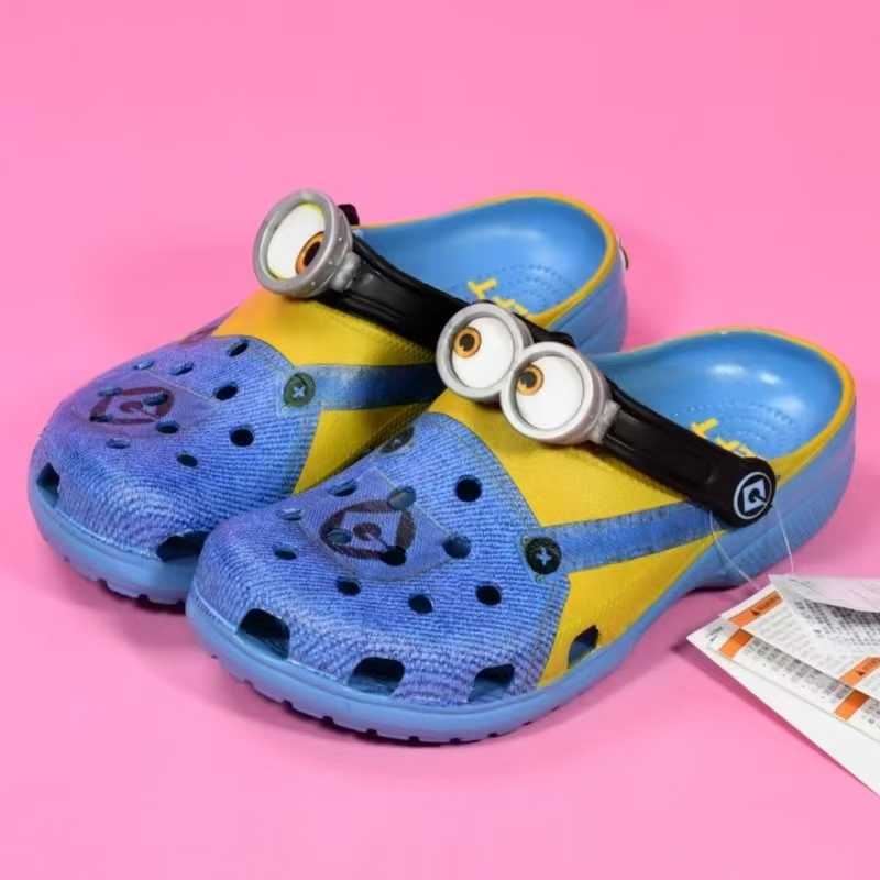Minions Glasses Style Crocs Parent-Child Shoes Despicable Me Cartoon Beach Toe Sandals Wholesale