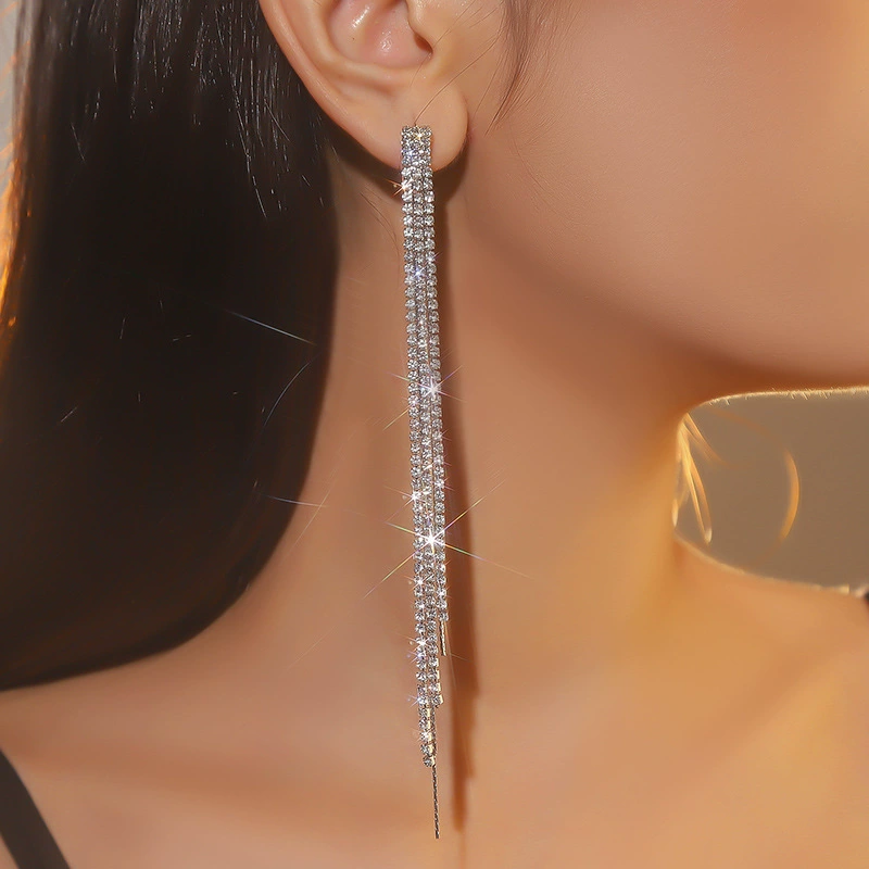 South Korean goods, chain with tassels, shiny earrings, diamond encrusted, wholesale