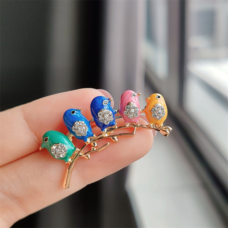 Foreign trade cartoon cute colorful 5 bird brooch high-grade enamel drop oil colored glaze Diamond animal scarf buckle