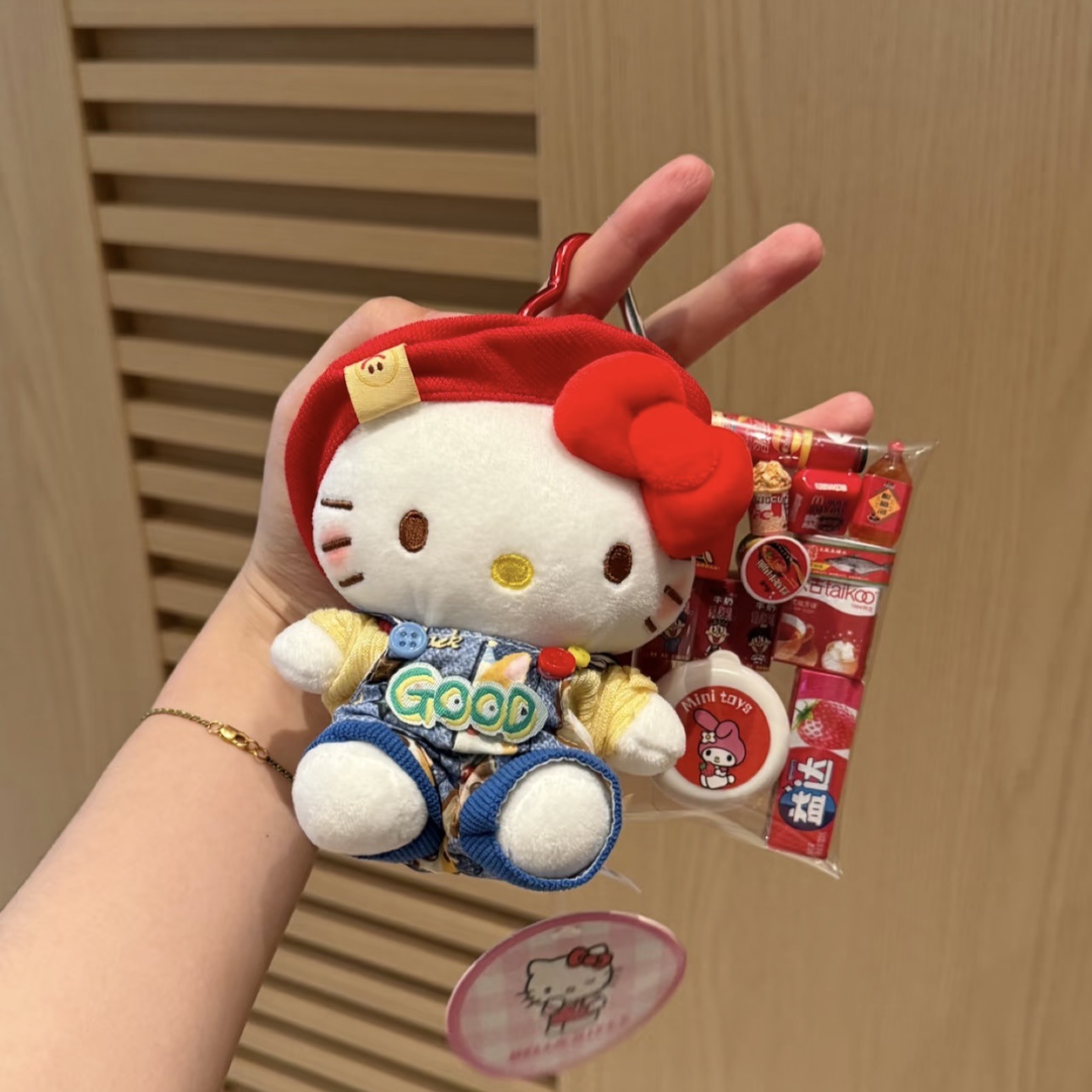 Genuino clásico KT Hello Kitty mochila bolso colgante dibujos animados lindo hellokitty llavero muñeca de felpa mujer