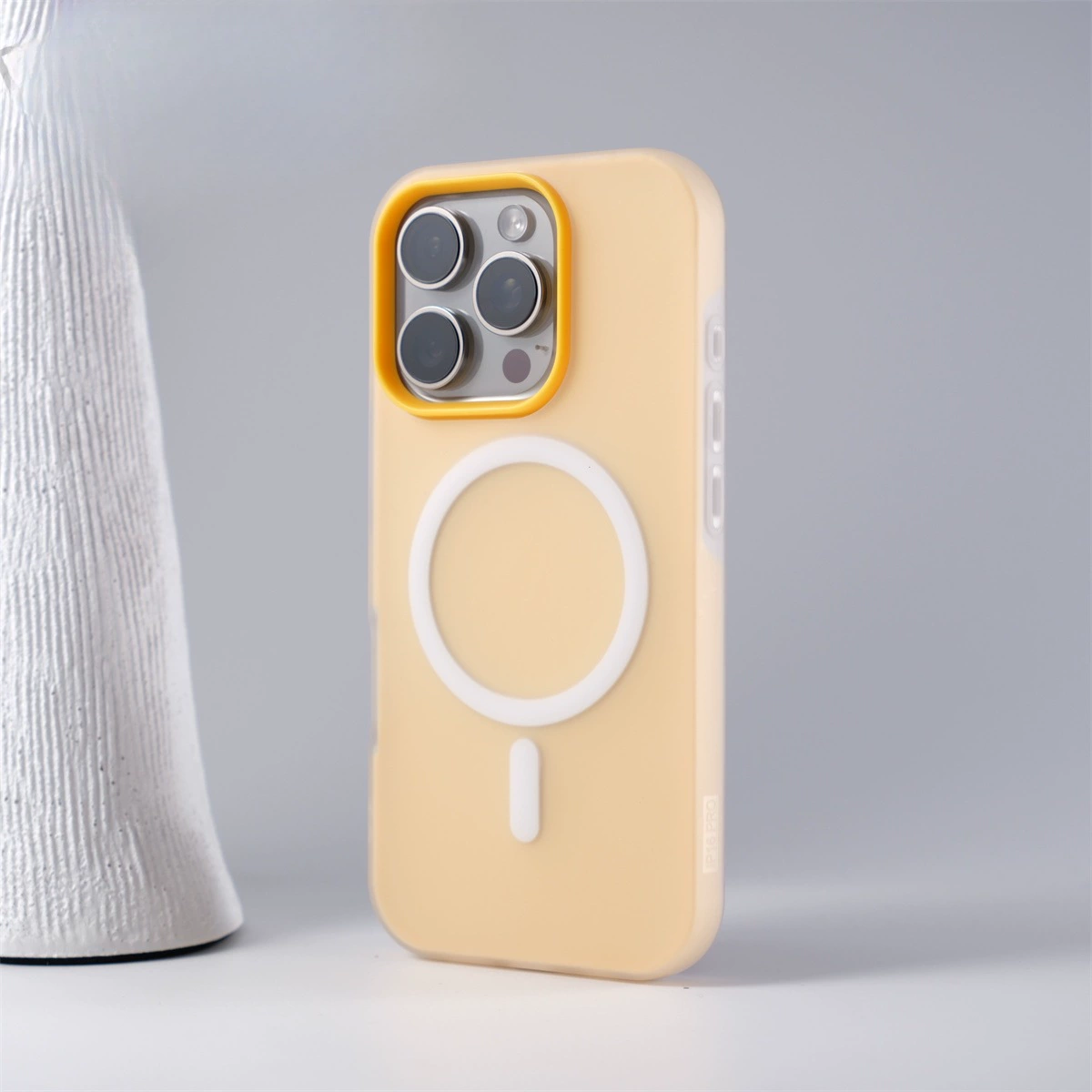 Чехол для телефона (Apple iPhone 15) матовый защитный магнитный кейс, кольцо MagSafe, многоцветный