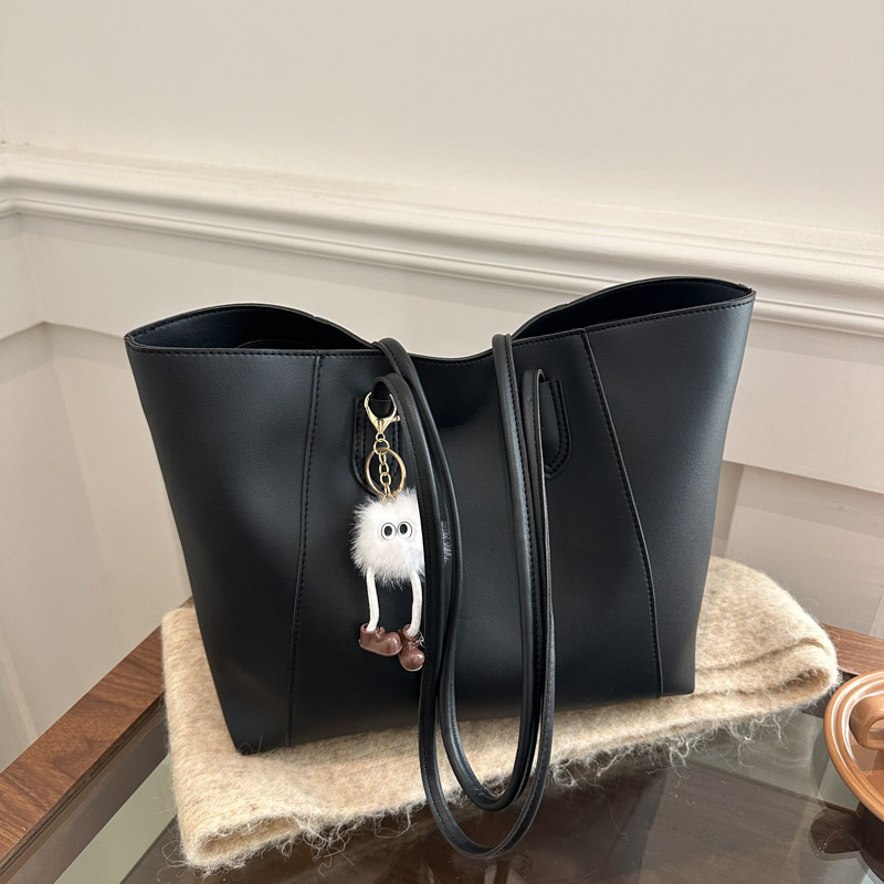 Bolsa de mano de textura de viaje casual otoño / invierno 2024 nuevo estilo coreano simple bolso de hombro axilar temperamento bolso especial