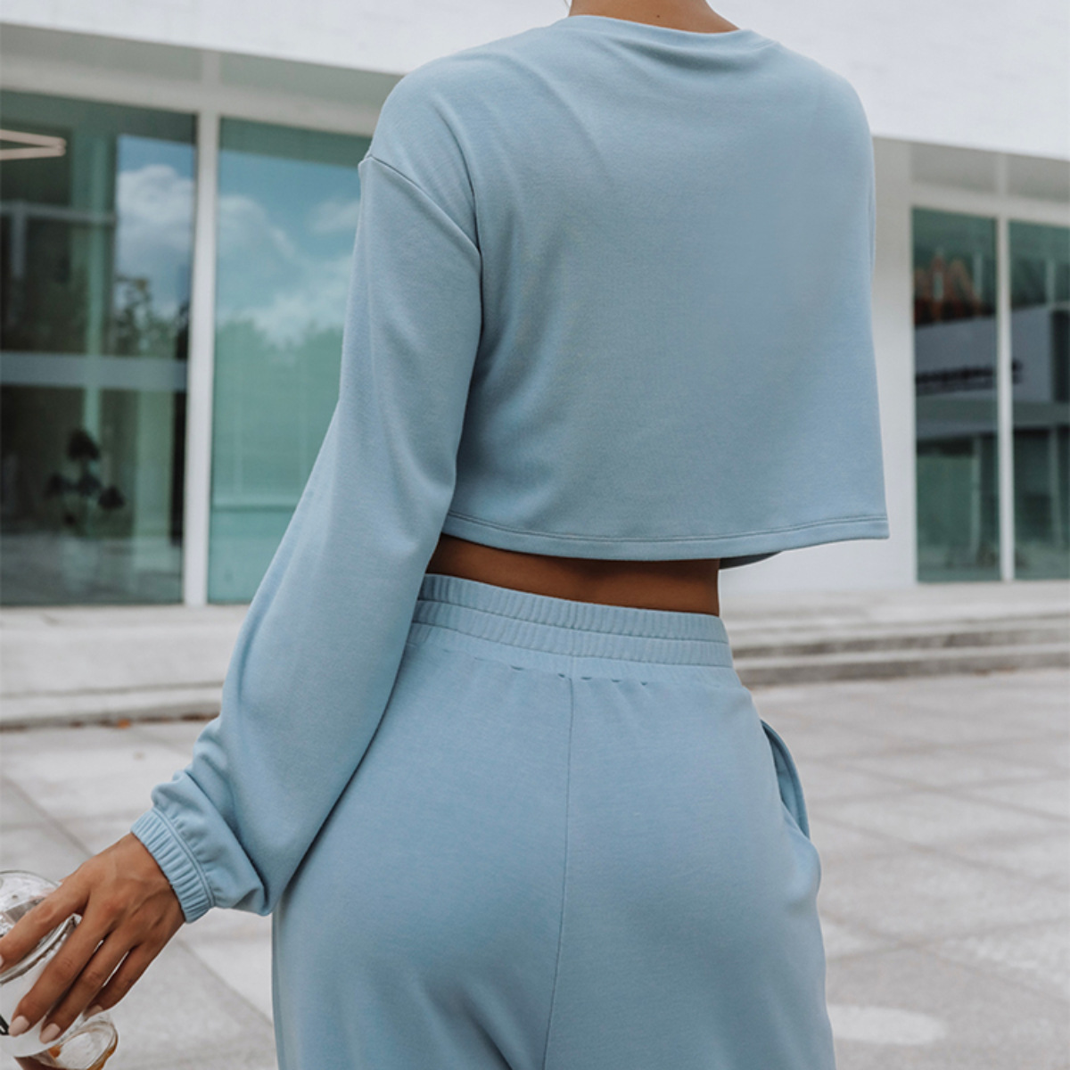 Sportigt set med sweatshirt och shorts för damer höst vinter_voghion.com