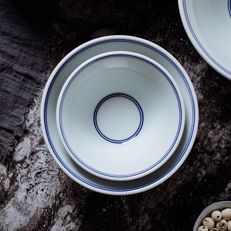 Chinese blue and white porcelain rice bowl simple commercial printed logo Jingdezhen ceramic thickened Anti-scald blue edge bucket
