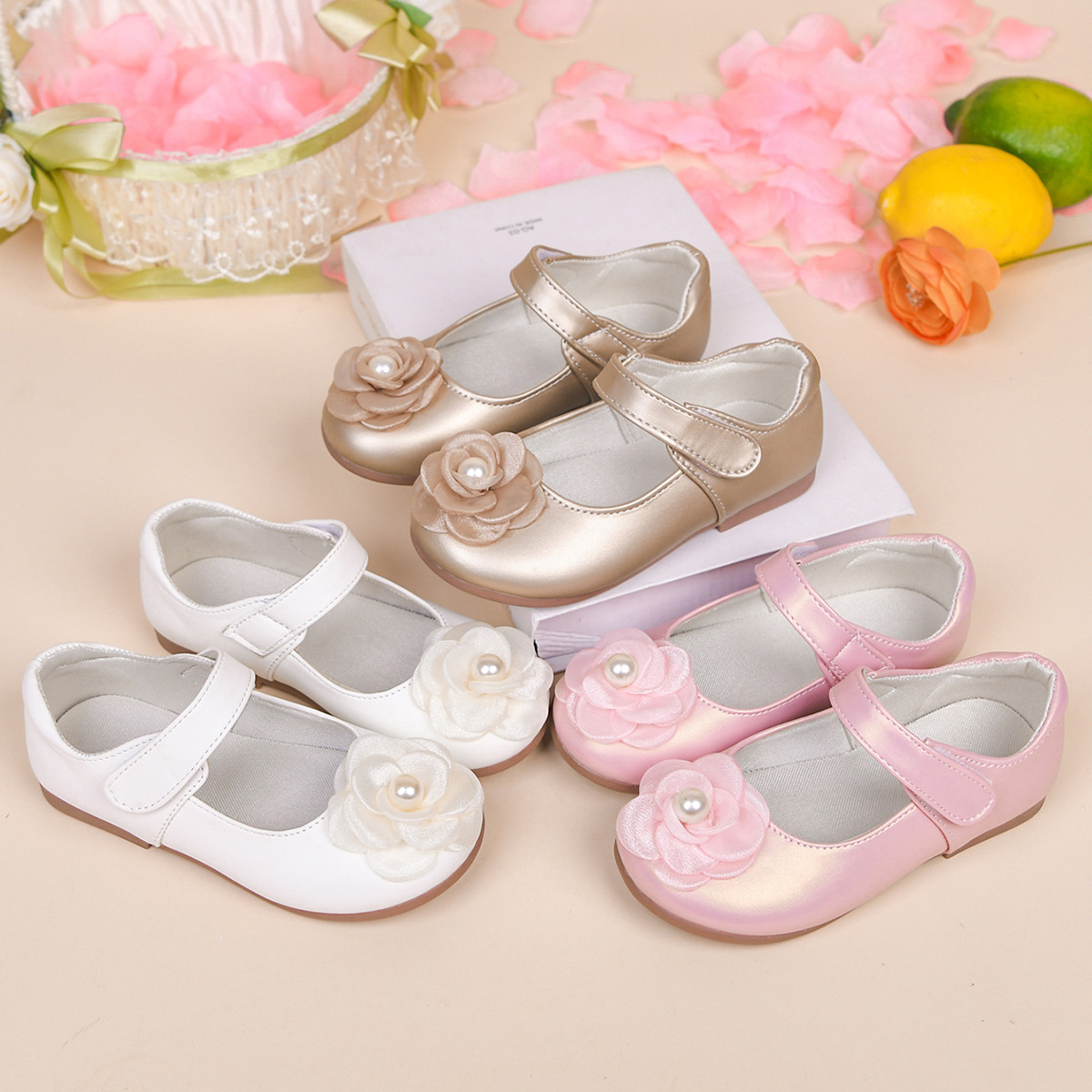 Zapatos de cuero para niñas nuevos 2026 primavera zapatos de rendimiento de niños zapatos de moda zapatos de flor de princesa de niña