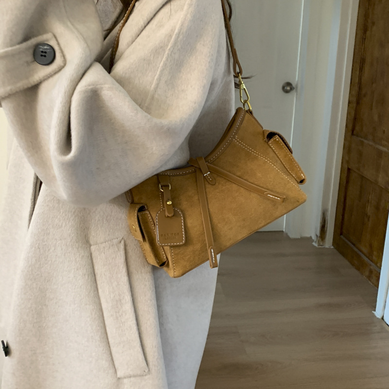 Women's Suede Large Capacity Handbag 2025 New Autumn/Winter Versatile Retro Shoulder Underarm Bucket Bag For Commuting - Thumbnail 8