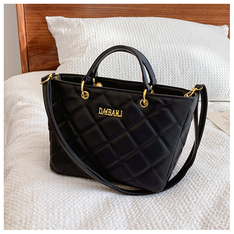 2023 Winter New Lingge Large Capacity Bag Women's Fashion Versatile One Shoulder Commuter Crossbody Tote Bag_voghion.com