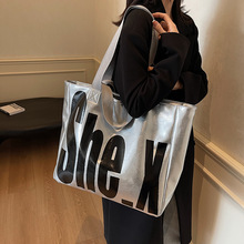 �羳���д�������ĸ�������ذ���Ů��2024�¿�ٴ��Ҹ��ͨ�ڰ�