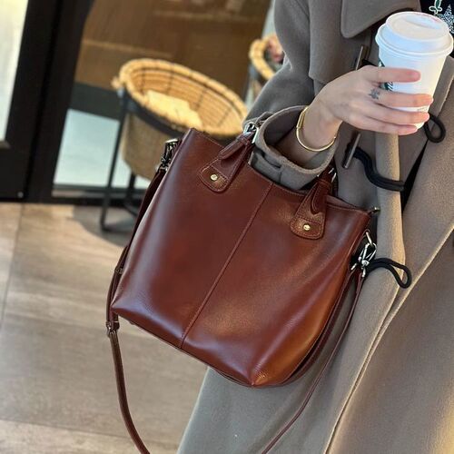 Bucket Bag Women's Large Capacity Bag New  Autumn Tote Bag Hand-held Shoulder Bag Genuine Leather Women's Bag Commuting Bag