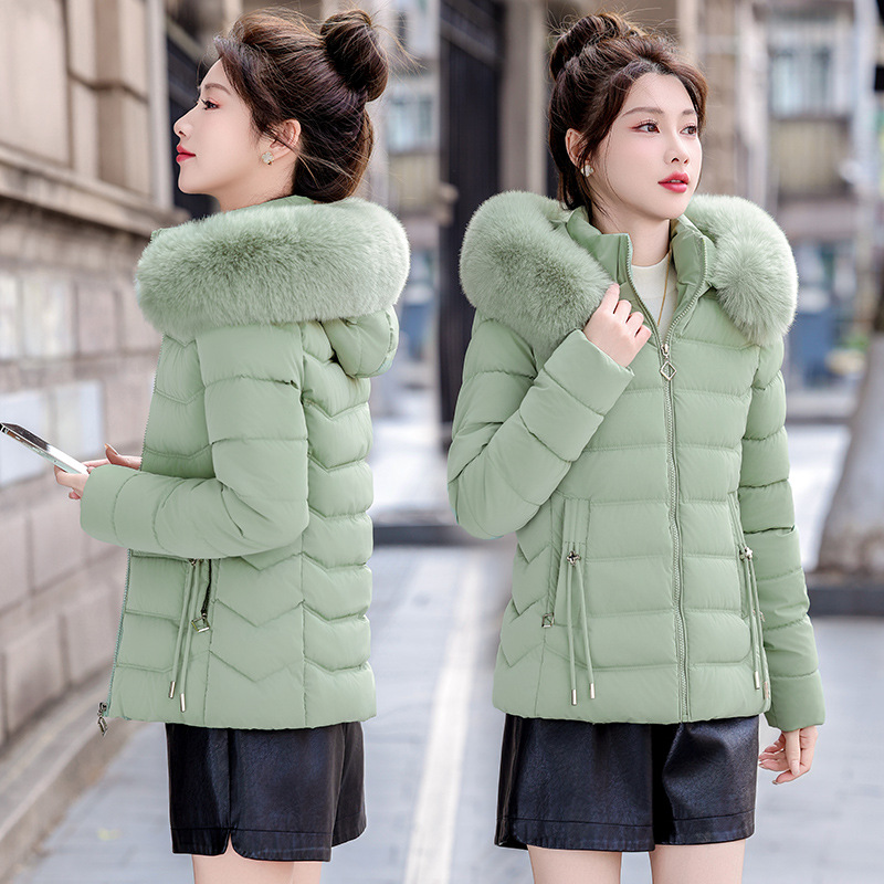 2025 ropa de algodón corta de mujer coreana gran cuello de cabello delgado gorra desmontable cálida y chaqueta de algodón de lana