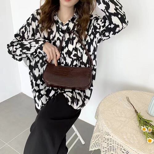  alligator bag, underarm bag, business commuter bag, portable shoulder bag