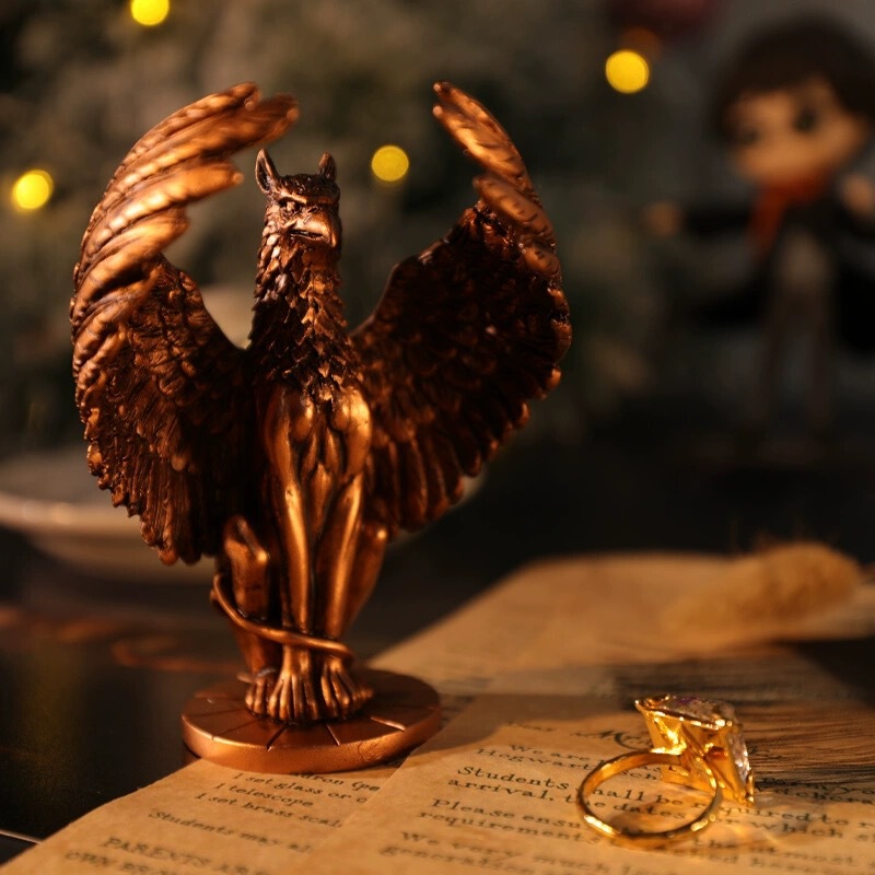 Cross-border popular entrance guard lion eagle head bald eagle retro desktop decoration resin statue decoration