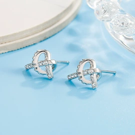 耳钉;项链;手链