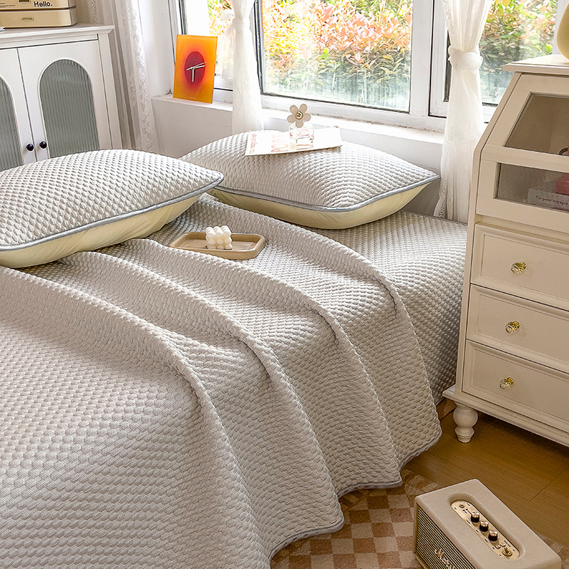 Juego de tres piezas de tapete de seda helada de frijoles de hielo de verano, tapete suave plegable lavable para el hogar, tapete de aire acondicionado individual, tapete de verano