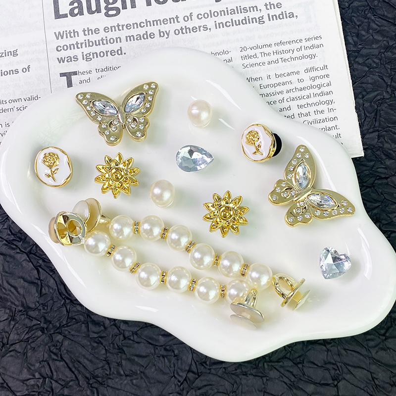High-End Luxury Clogs with Accessories, Yellow Floral Design, Ins-Style Butterfly with Shiny Rhinestones, Detachable Pearl Chain Shoe Buckle
