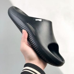 New Style Hole Shoes Thick Sole Sandals Bread Slides Men and Women Non-slip Thick Sole Outwear Soft Sole Home Couple Slippers