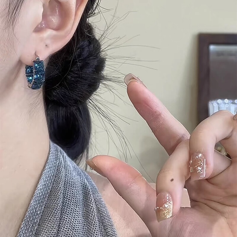 清新气质蓝水晶耳环轻奢小众设计感耳圈韩国新款时尚简约百搭耳饰|undefined